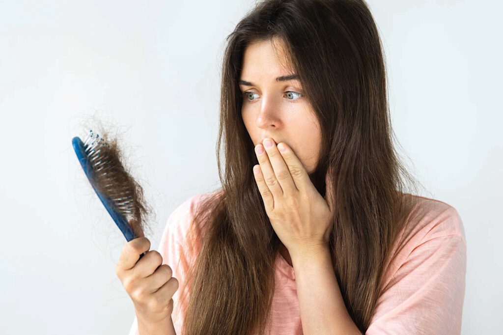 پسته یکی از بهترین گزینه‌ها برای درمان مشکل ریزش مو است